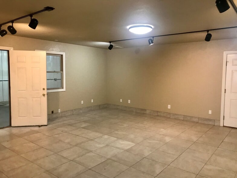 More Photos Of 5731 Bueno Dr, Fort Collins Warehouse For Lease