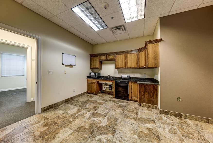More Photos Of 1001 Long Prairie Rd, Flower Mound Medical For Sale