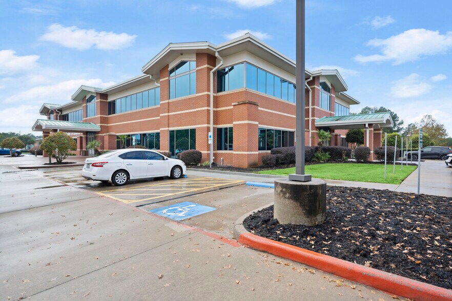 More Photos Of 403 Ogletree Dr, Livingston Medical For Lease