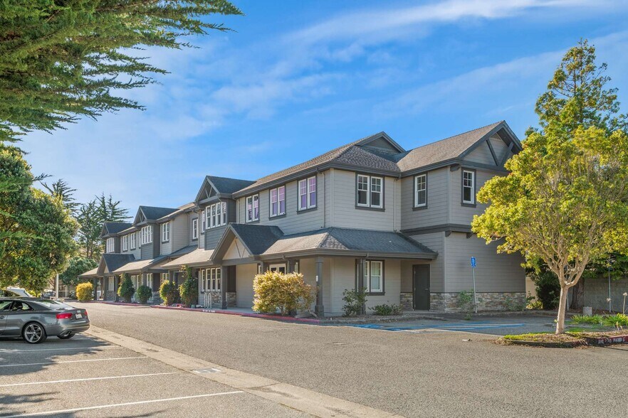 More Photos Of 2450 Cabrillo Hwy S, Half Moon Bay Office For Sale