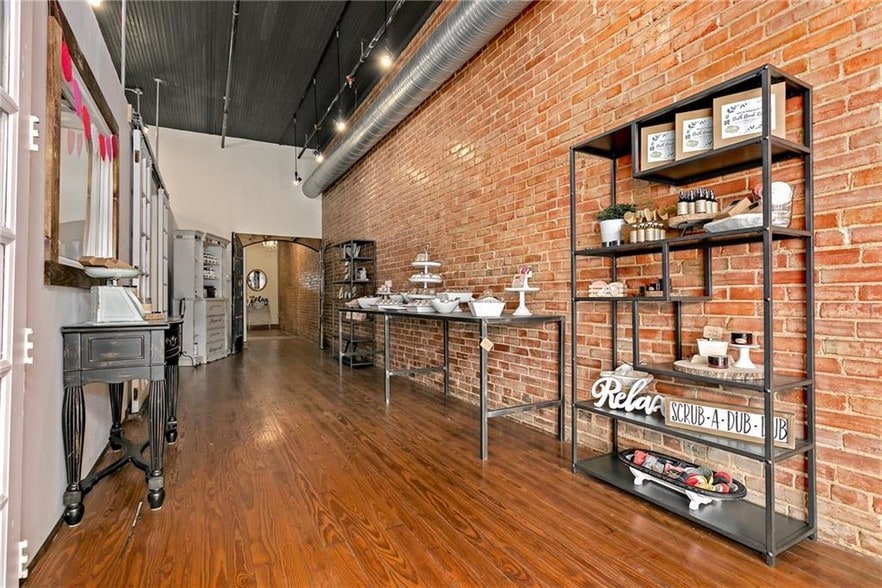 More Photos Of 1035 E 15th St, Plano Storefront Retail Office For Lease
