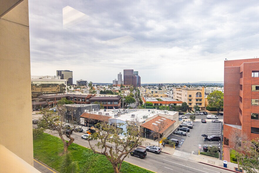 More Photos Of 11777 San Vicente Blvd, Los Angeles Office For Lease