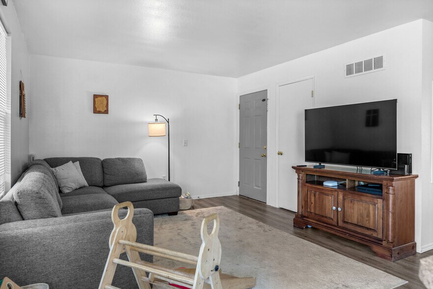 More Photos Of 1805 E Overland Rd, Meridian Apartments For Sale