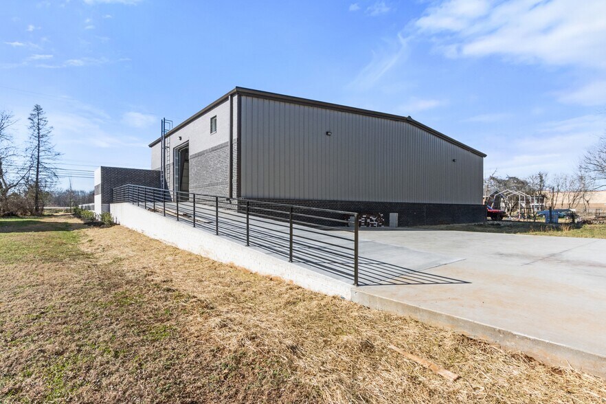 More Photos Of 5824 New Nashville Hwy, Murfreesboro Warehouse For Sale