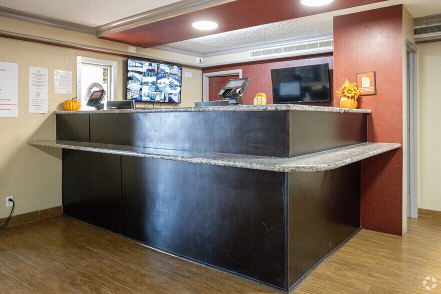 More Photos Of 9902 Gulf Freeway, Houston Hotel For Sale