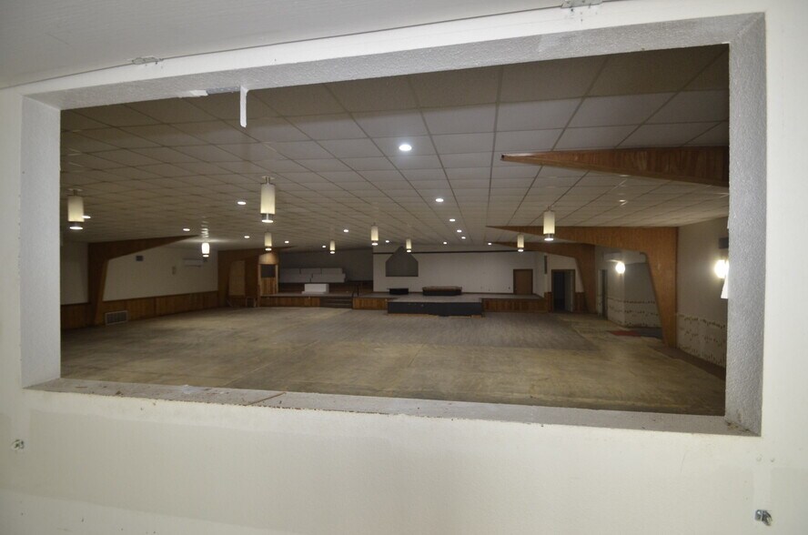 More Photos Of 31633 US-377 Hwy, Gordonville Light Distribution For Sale