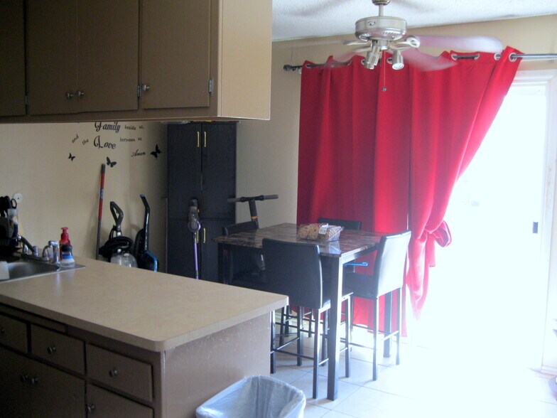 More Photos Of 173 W Cascade Dr, Rialto Manufactured Housing Mobile Home Park For Sale