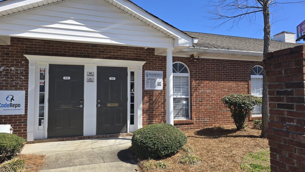More Photos Of 106 Colony Park Dr, Cumming Office Residential For Lease