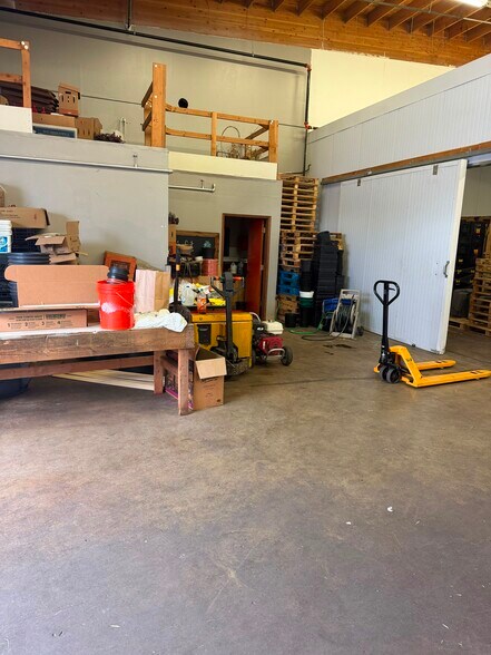 More Photos Of 3100-3110 NE Minnehaha St, Vancouver Warehouse For Lease