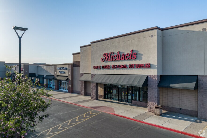 More Photos Of 2805-3053 W Agua Fria Fwy, Phoenix Unknown For Lease