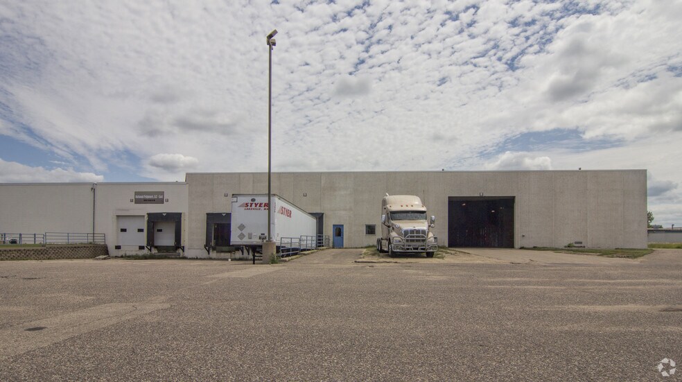 More Photos Of 7870 215th St W, Lakeville Manufacturing For Lease