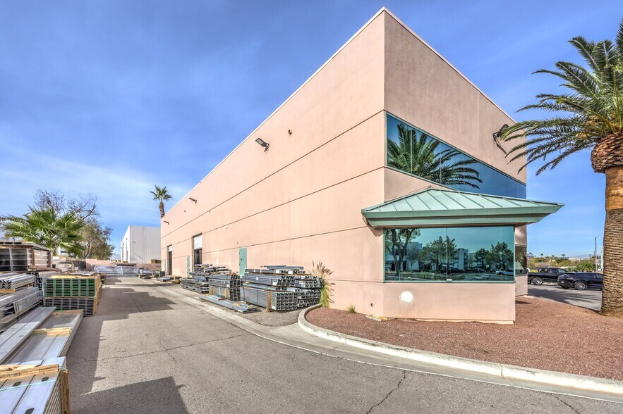 More Photos Of 353 Pilot Rd, Las Vegas Warehouse For Sale