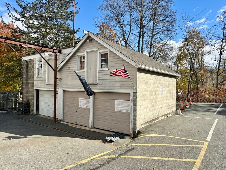 Primary Photo Of 11 Park Pl, Verona Flex For Lease