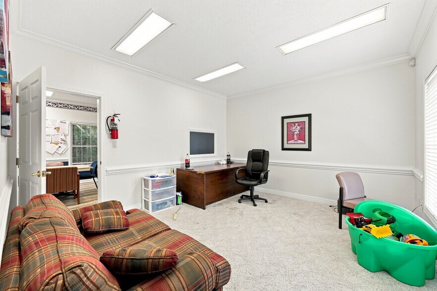 More Photos Of 1708 S Mebane St, Burlington Office For Sale