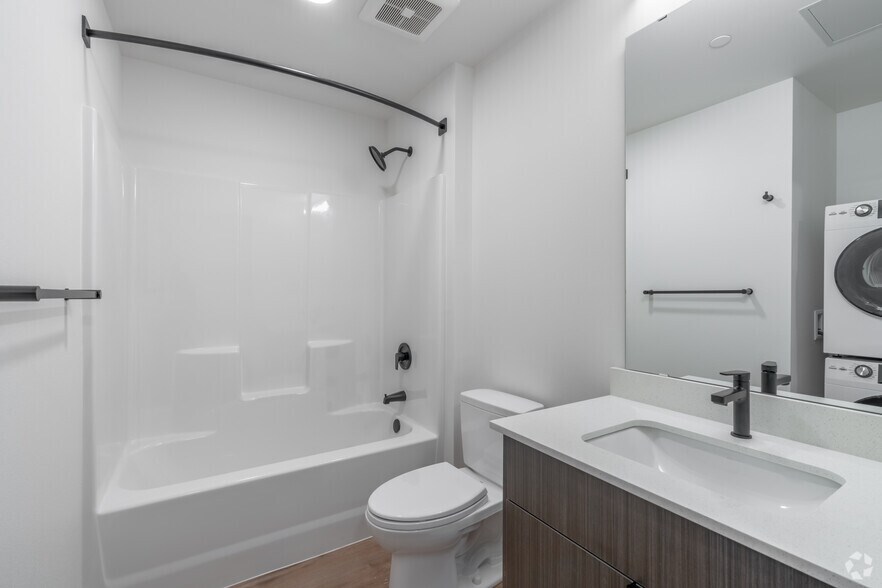 More Photos Of 208 N Samish Way, Bellingham Apartments For Lease