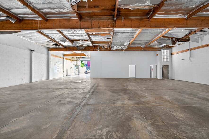 More Photos Of 7331 Hinds Ave, North Hollywood Warehouse For Sale