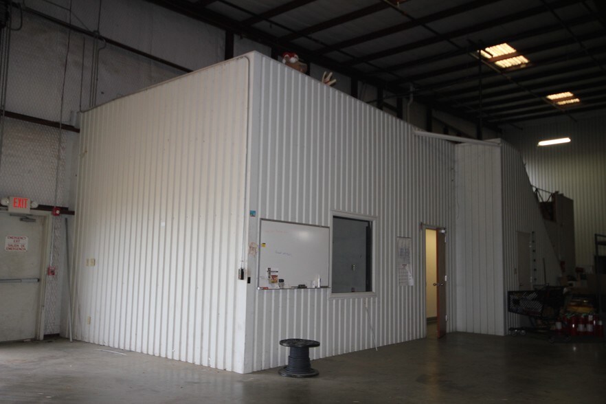 More Photos Of 2938 Brown Rd, Marshall Industrial For Sale