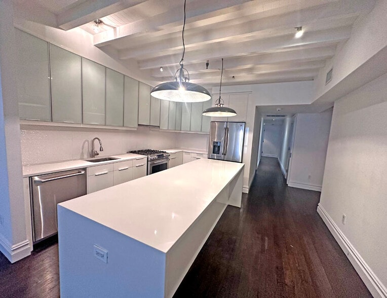 More Photos Of 146-148 W 28th St, New York Apartments For Sale