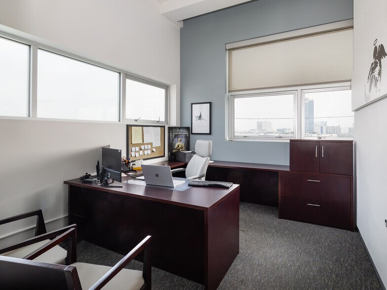 More Photos Of 215-237 California St, El Segundo Loft Creative Space For Lease