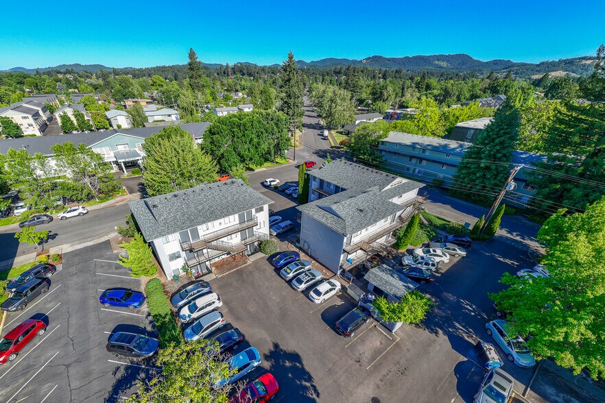 More Photos Of 760 NW 21st St, Corvallis Apartments For Sale