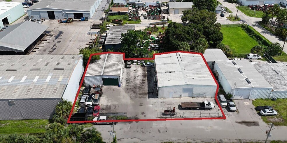 Primary Photo Of 2655 Meadow Ln, Fort Myers Unknown For Lease