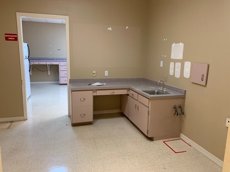 More Photos Of 4511 Sun N Lake Blvd, Sebring Medical For Lease