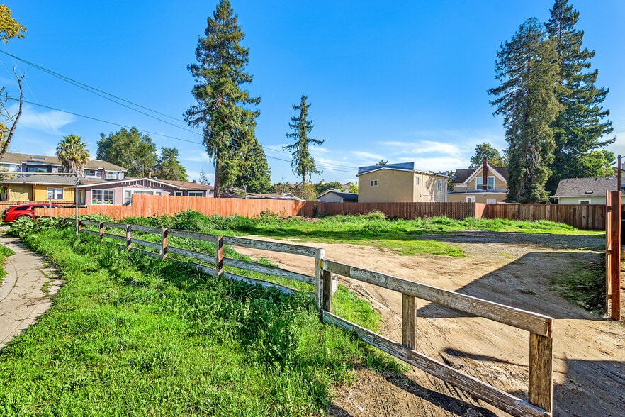 More Photos Of 1289 Russell Way, Hayward Land For Sale