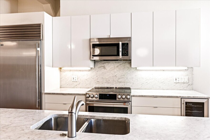 More Photos Of 109 N Orianna St, Philadelphia Office For Sale