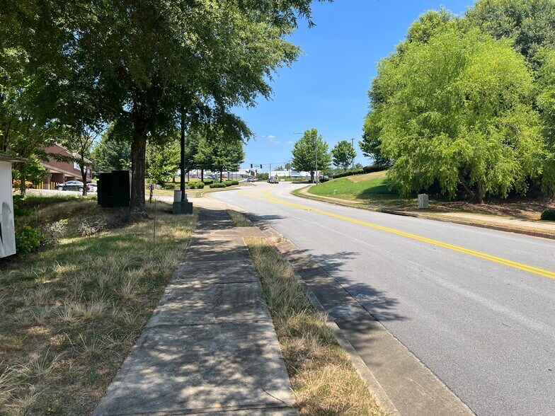 More Photos Of 4388 Sudderth Rd, Buford Warehouse For Sale