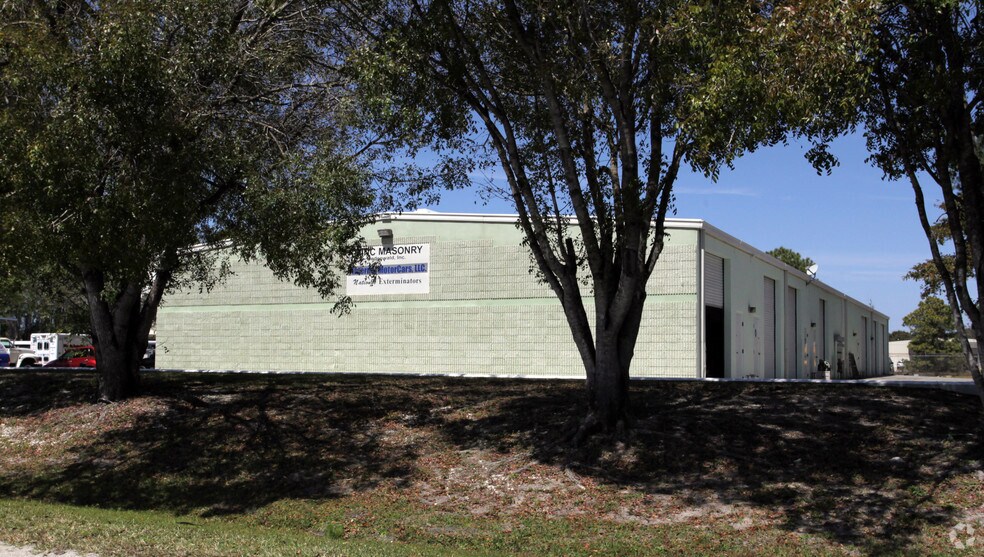 More Photos Of 2331 Bruner Ln, Fort Myers Warehouse For Sale