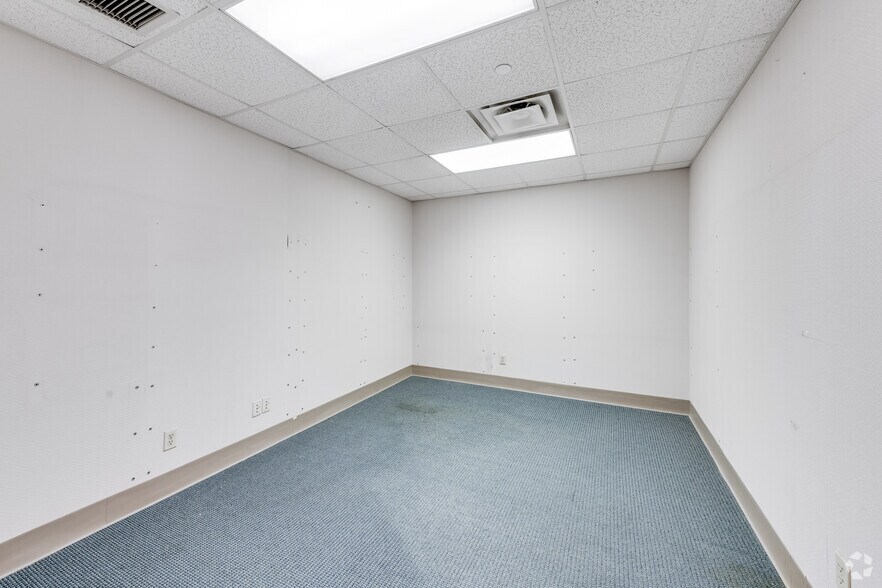 More Photos Of 348 N Burdick St, Kalamazoo Medical For Lease