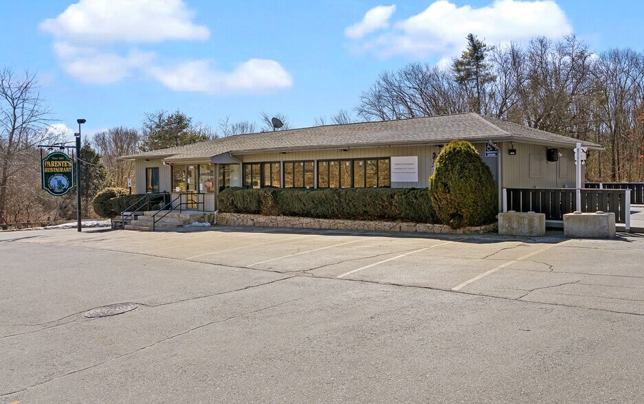 Primary Photo Of 1114 Douglas Pike, Smithfield Restaurant For Lease