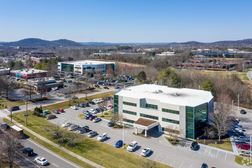 More Photos Of 2001 Mallory Ln, Franklin Medical For Lease