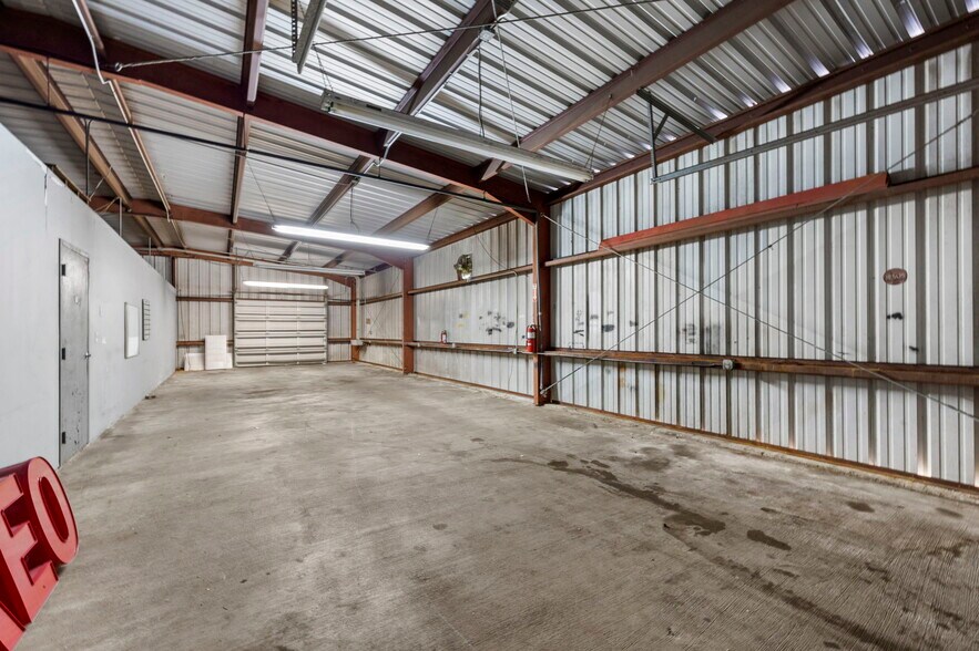More Photos Of 3101 Gulf Fwy, Dickinson Auto Dealership For Sale