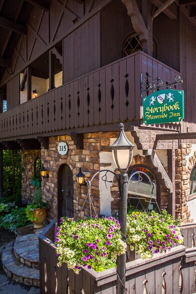 More Photos Of 315 Commercial St, Leavenworth Hotel For Sale