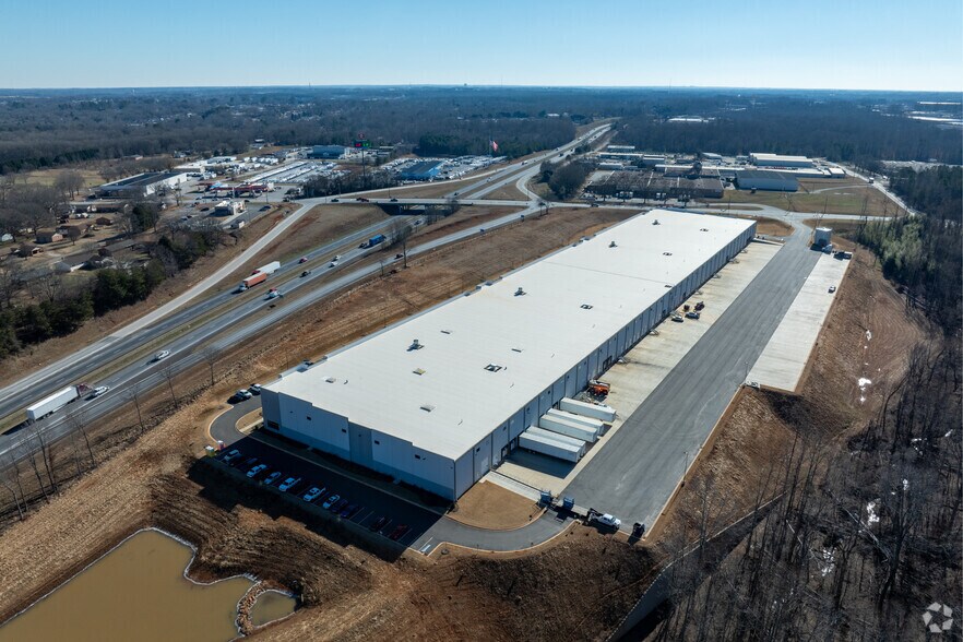 More Photos Of 380 John Dodd Rd, Spartanburg Distribution For Lease