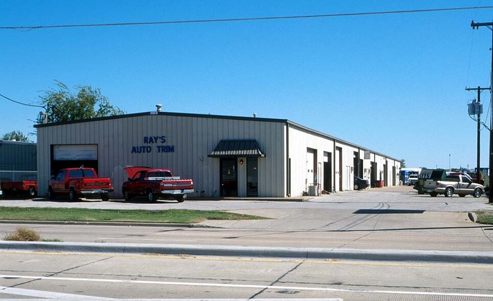 More Photos Of 11310 Plano Rd, Dallas Auto Repair For Lease