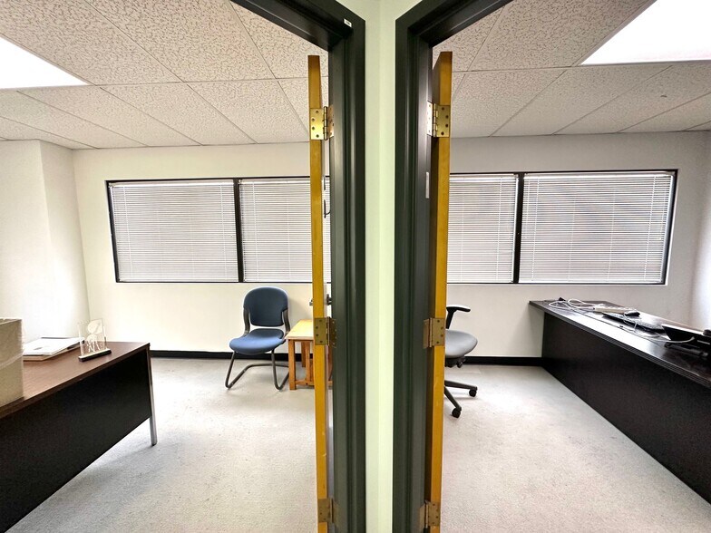 More Photos Of 901 Lincolnway, La Porte Medical For Sale