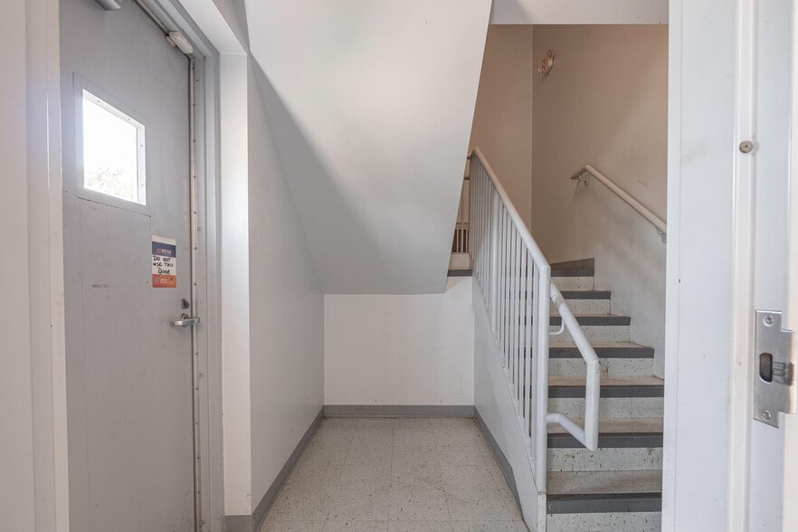 More Photos Of 1116 W County Road 450 N, Brazil Truck Terminal For Lease