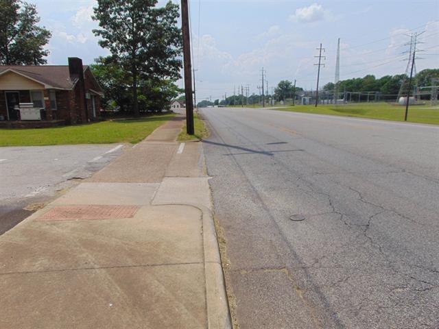 More Photos Of 500 E 2nd St, Sheffield Specialty For Sale