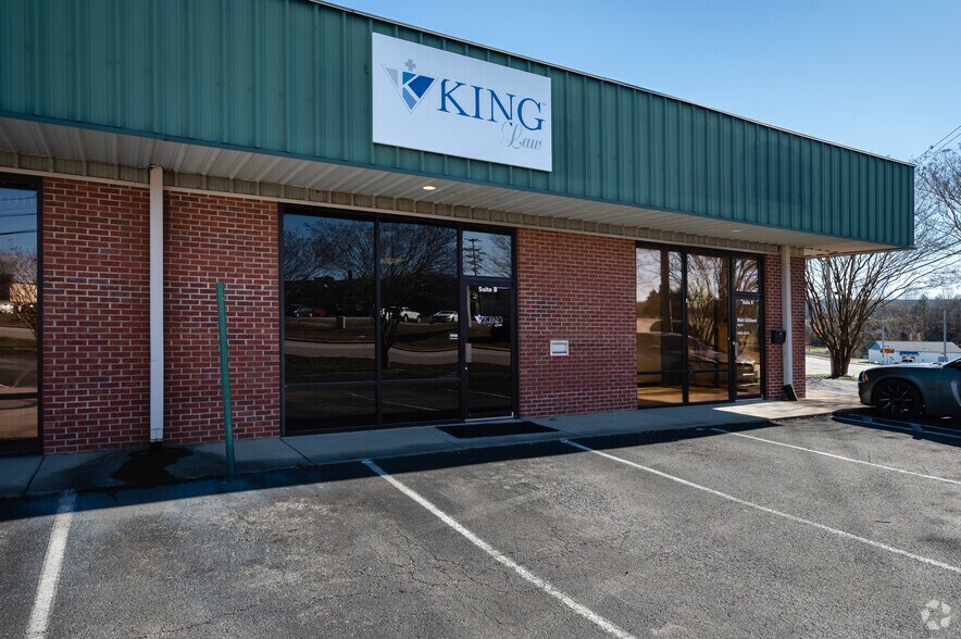 More Photos Of 424 Hyatt St, Gaffney General Retail For Lease