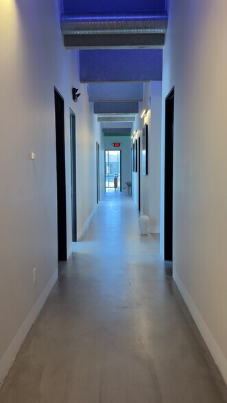 More Photos Of 5628 E Thomas Rd, Phoenix General Retail For Lease