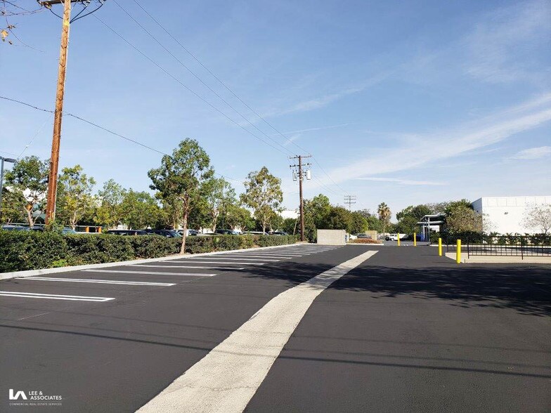 More Photos Of 17221 Daimler St, Irvine Warehouse For Lease