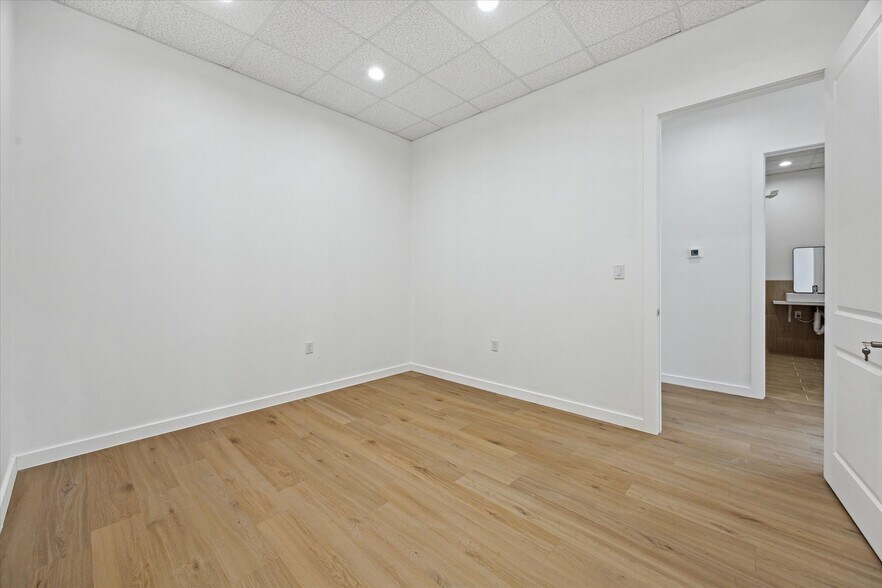 More Photos Of 26600 Cook Rd fld, Katy Office For Sale