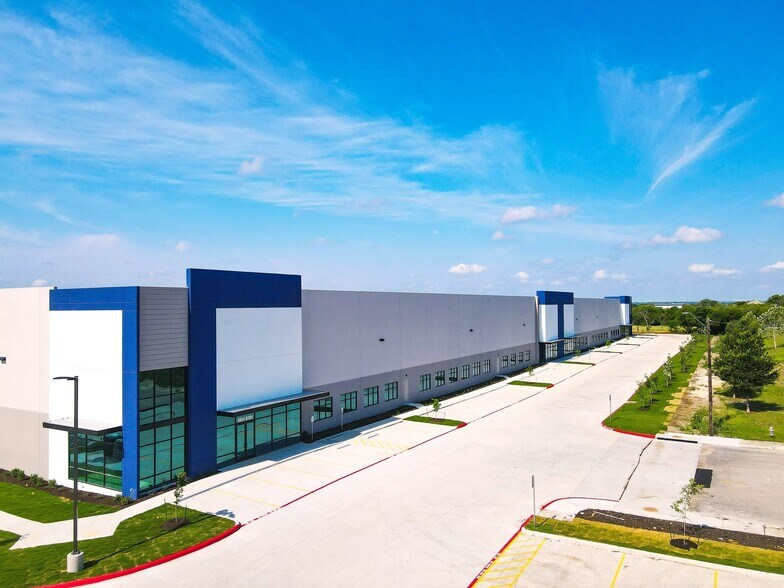 More Photos Of 5935 Eisenhauer Rd, San Antonio Warehouse For Lease