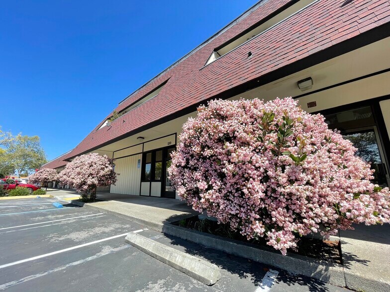 More Photos Of 2483 Old Middlefield Way, Mountain View Office For Lease