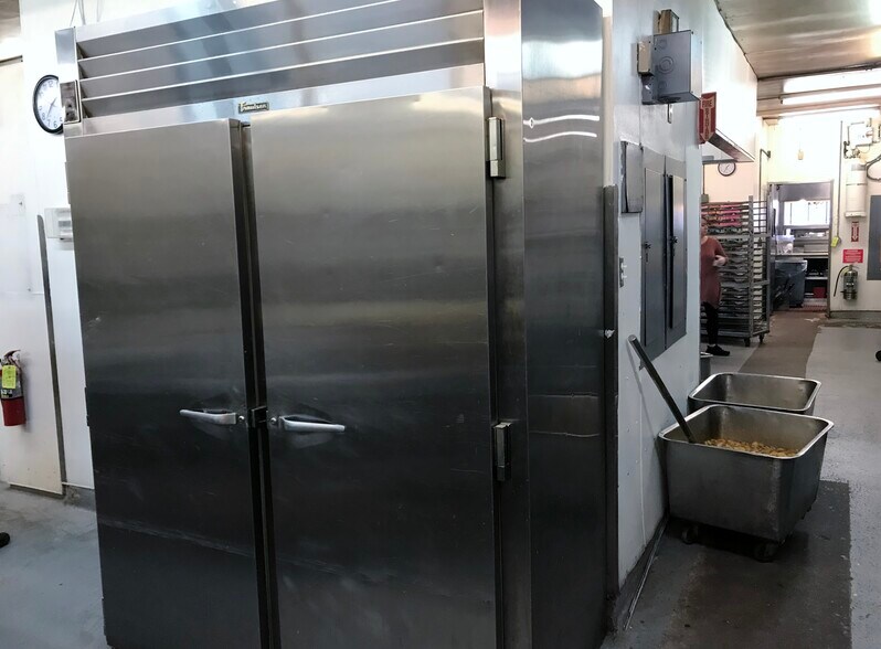 More Photos Of 600 E Sahara Ave, Las Vegas Unknown For Lease