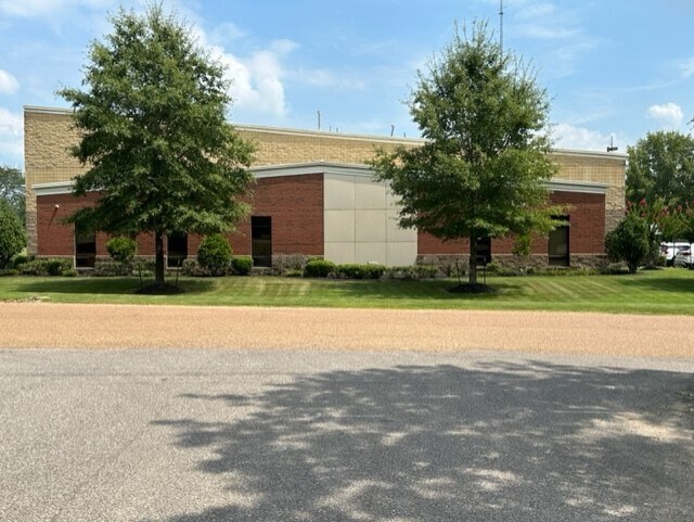 More Photos Of 280 Moore Ln, Collierville Warehouse For Lease