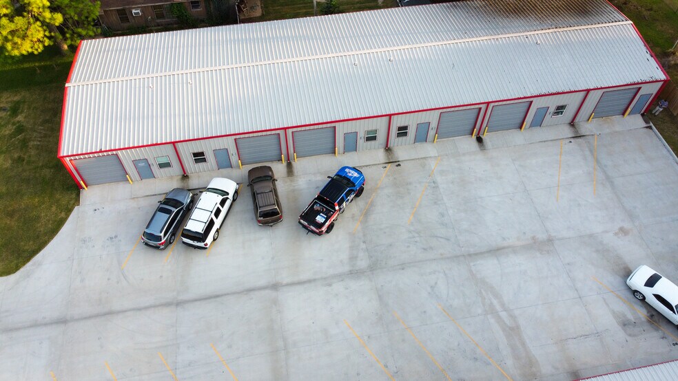 More Photos Of 607 S Lake Murray Dr, Ardmore Showroom For Sale