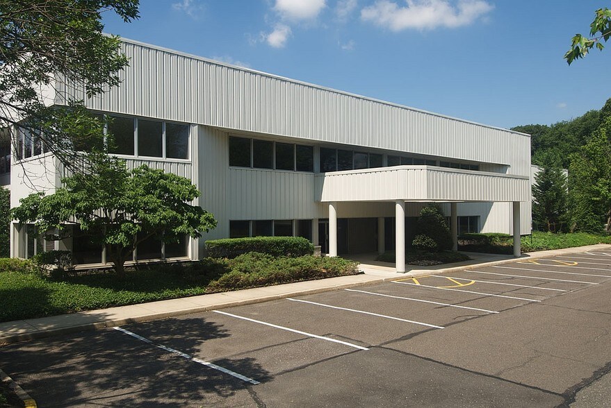 More Photos Of 13000 Midlantic Dr, Mount Laurel Light Distribution For Lease